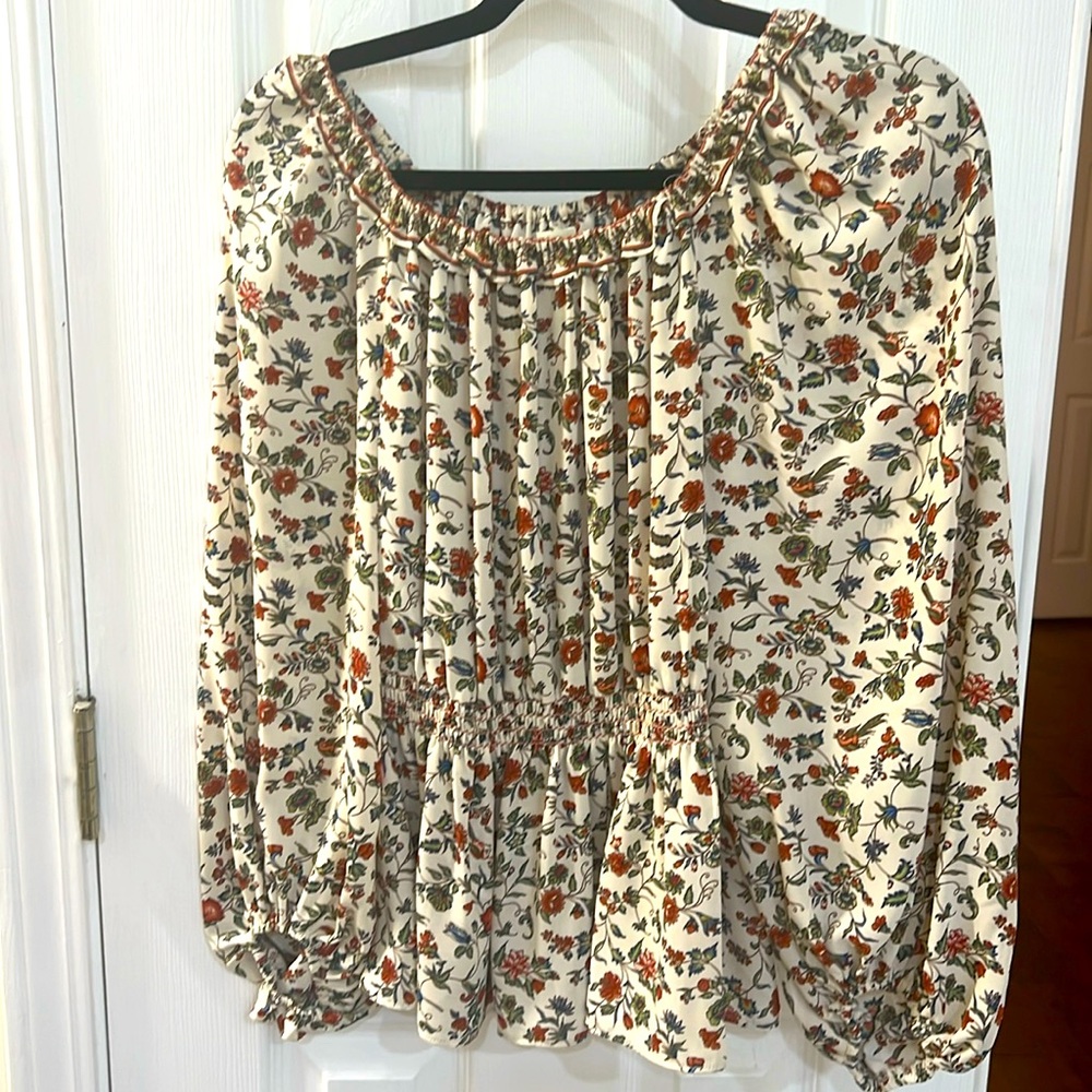 Floral blouse, size small, never worn